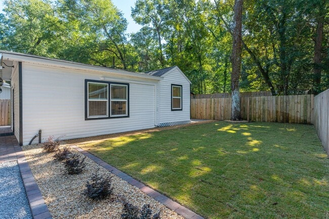 Photo - Peaceful Retreat! Just minutes from Niceville!