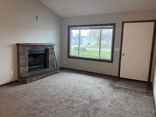 Photo - Three Bedroom Duplex in Rockford!