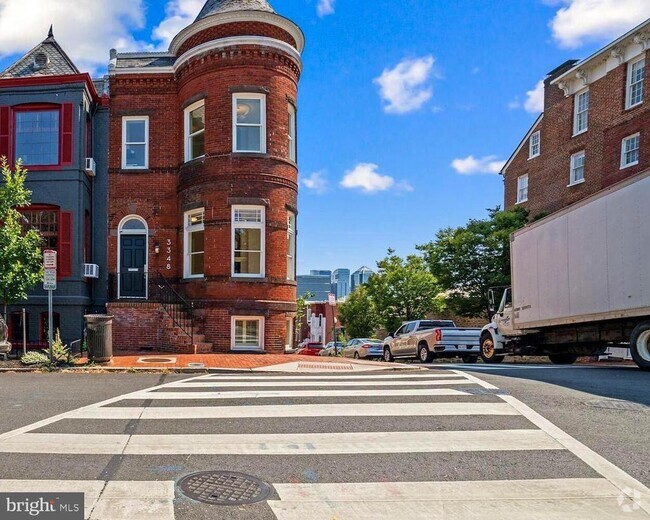 Building Photo - 3348 Prospect St NW Rental