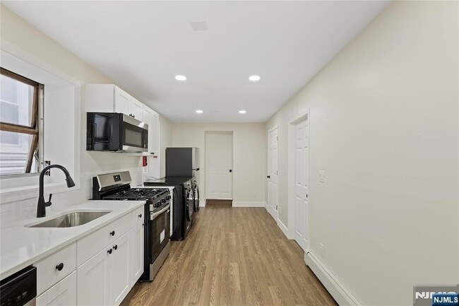 Photo - 86 Farnham Ave