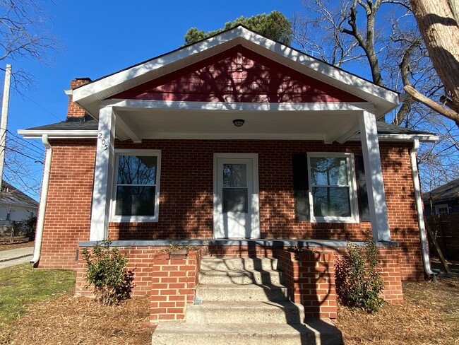 3 Bedroom, 1.5 Bathroom House in High Point! - 3 Bedroom, 1.5 Bathroom House in High Point!