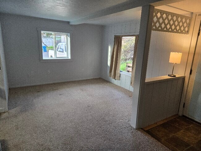 Photo - 308 Maple St