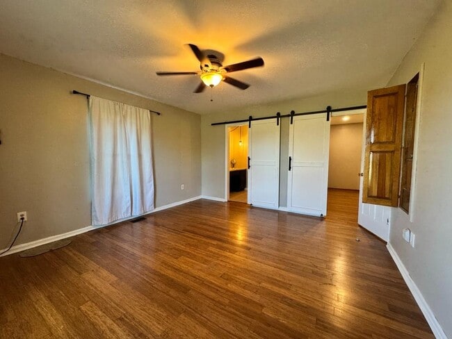 Photo - 1422 Old Peachland Rd