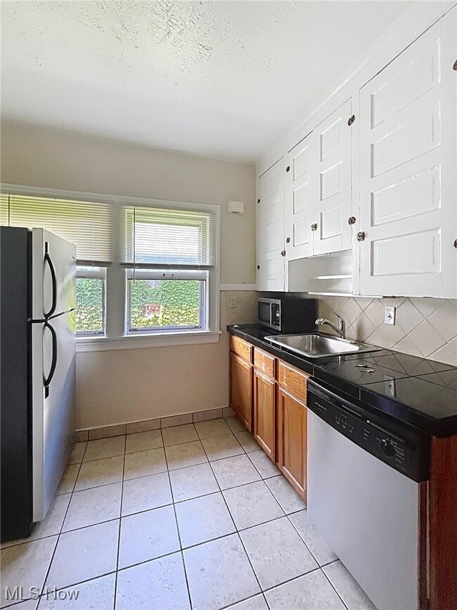 Photo - 2683 Hampshire Rd Unit 2