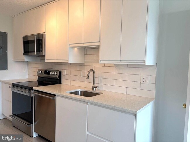 8380 Greensboro Dr Unit 718