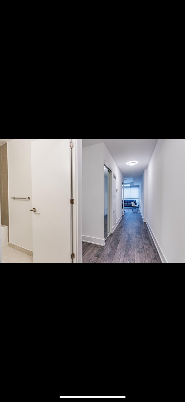 Photo - Large 1 bedroom Plus Den Condo in downtown... Unit 204