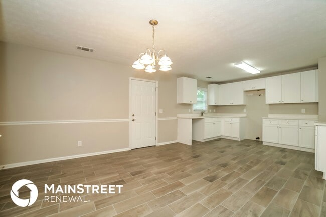 Photo - 8218 Lakeview Dr SW