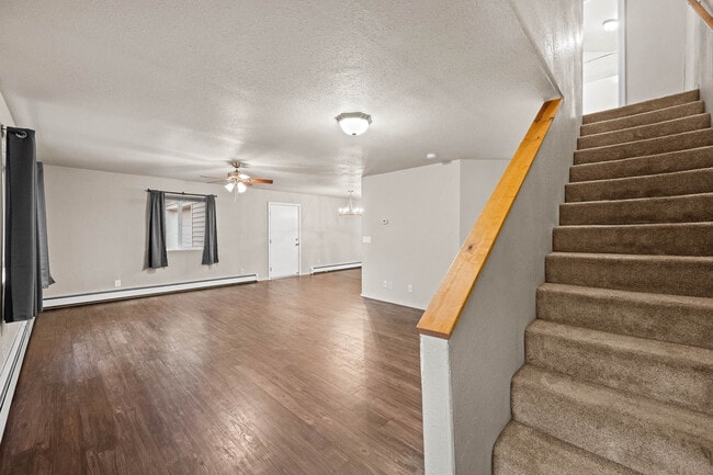 Photo - 2494 Schutzen St