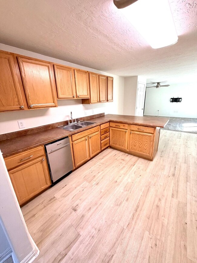 Photo - 1401 W 2250 S