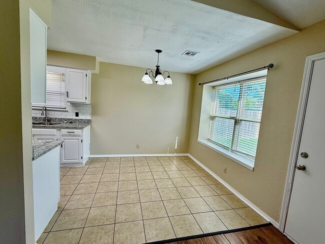 1301 W Waco St