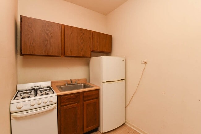 Photo - 1034 W George St Unit A08K