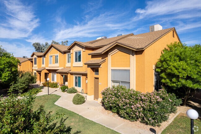Photo - Vistas Apartments