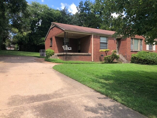 Building Photo - 3901B Albert Dr Rental