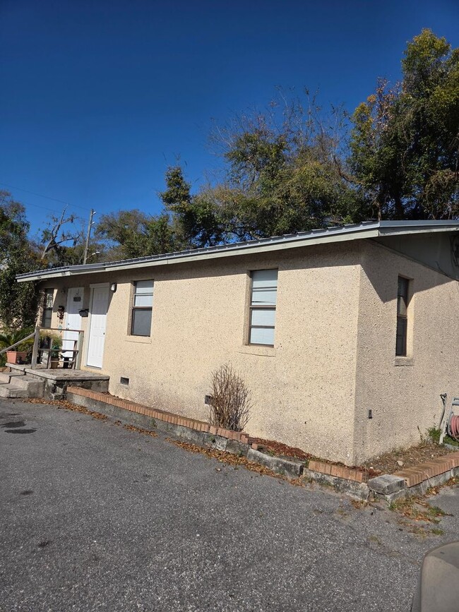 Building Photo - Duplex apartment