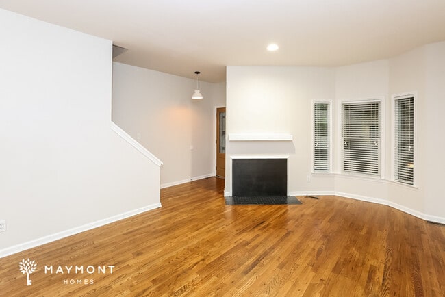 Photo - 701 N Poplar St