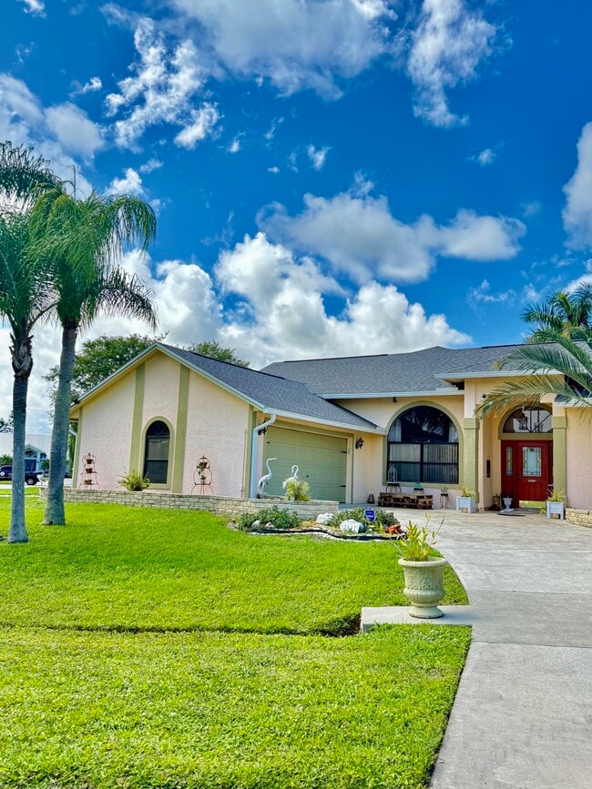 Photo - 2847 SE Pace Dr