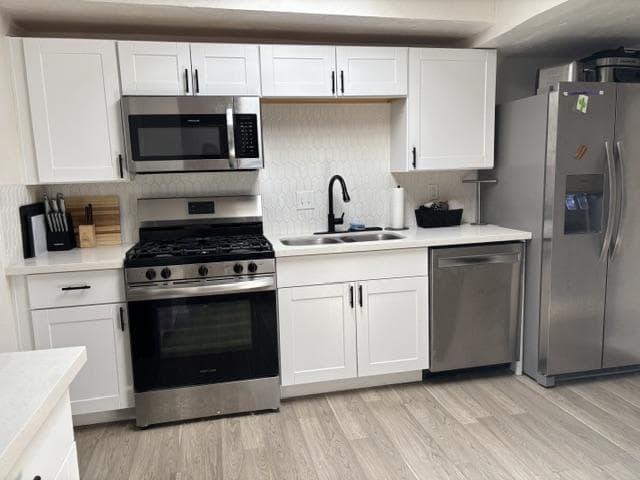 Photo - 215 E Elm St