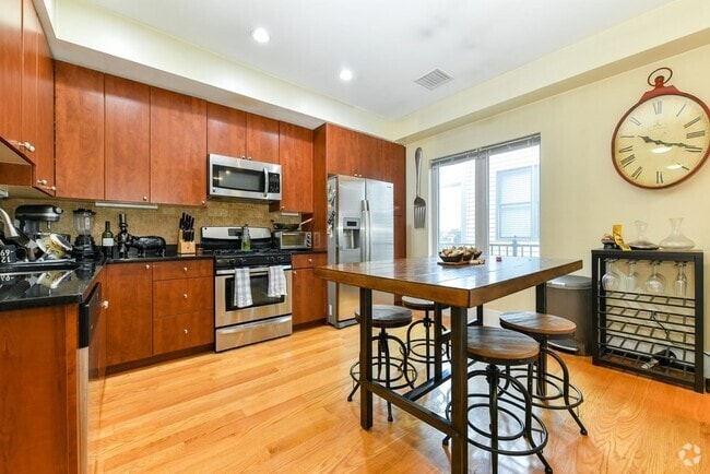 Building Photo - 200 Silver St Unit 2 Rental