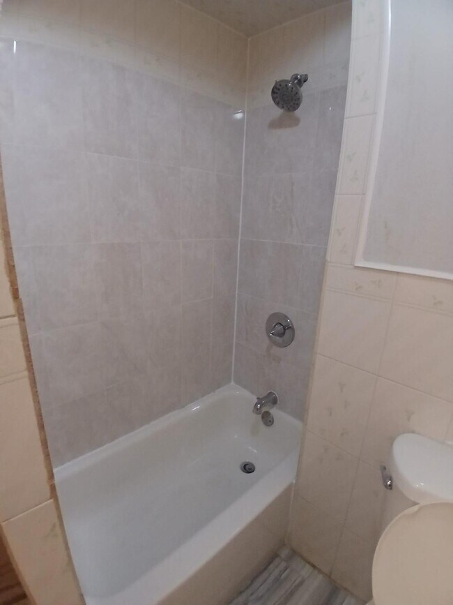 Photo - 486 21st Ave