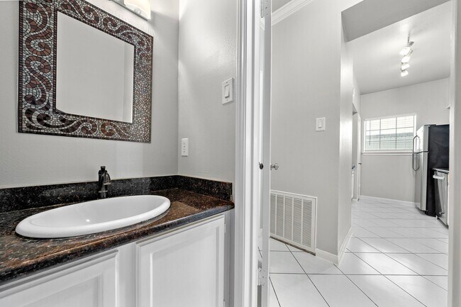 Building Photo - 7396 Regency Square Ct