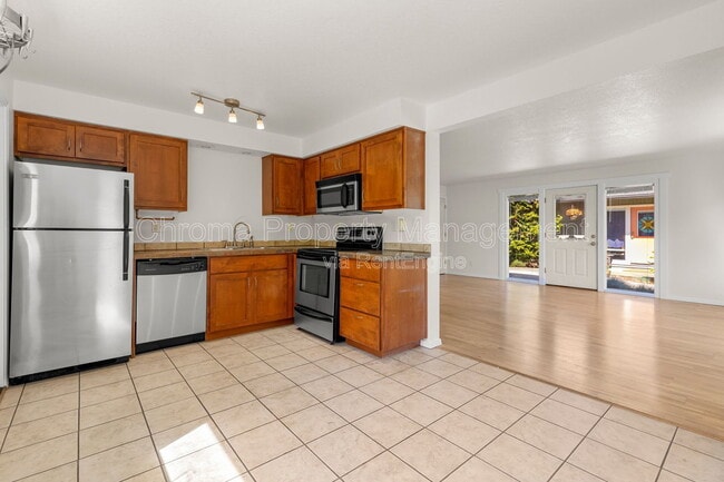 Photo - 2937 SW Miles St Unit 2