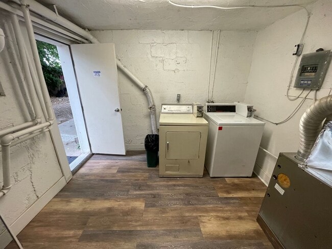 Photo - Holladay One Bedroom; 700 sq ft; Remodeled Unidad 4