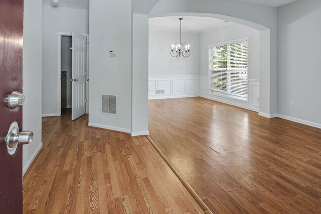 Photo - 290 Clairidge Ln SW