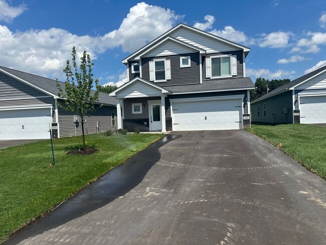 Building Photo - 3 Bed +Den Nearly Brand New $2500