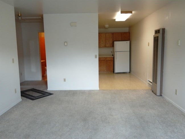 Photo - 369 Cole Ave