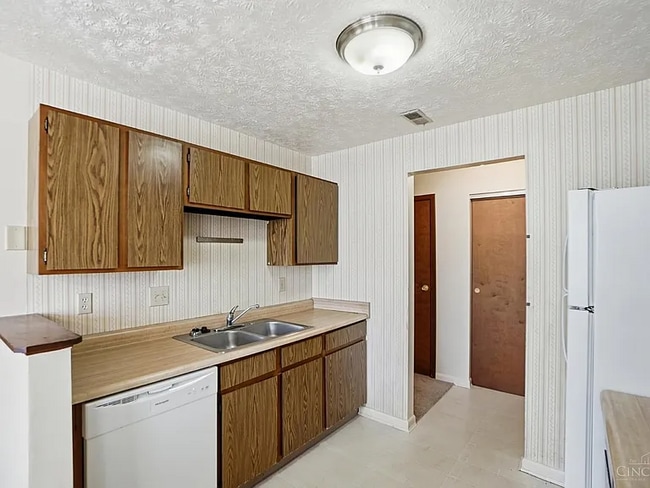 Photo - 2050 Woodtrail Dr Unit 53