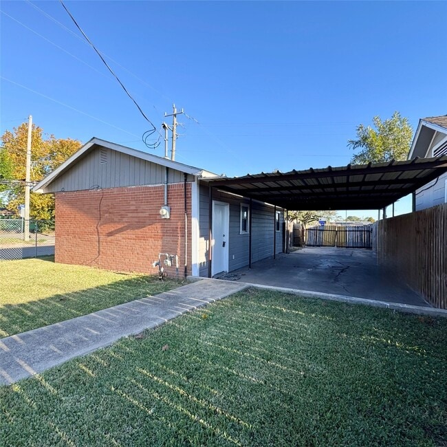 Building Photo - 416 Casey St