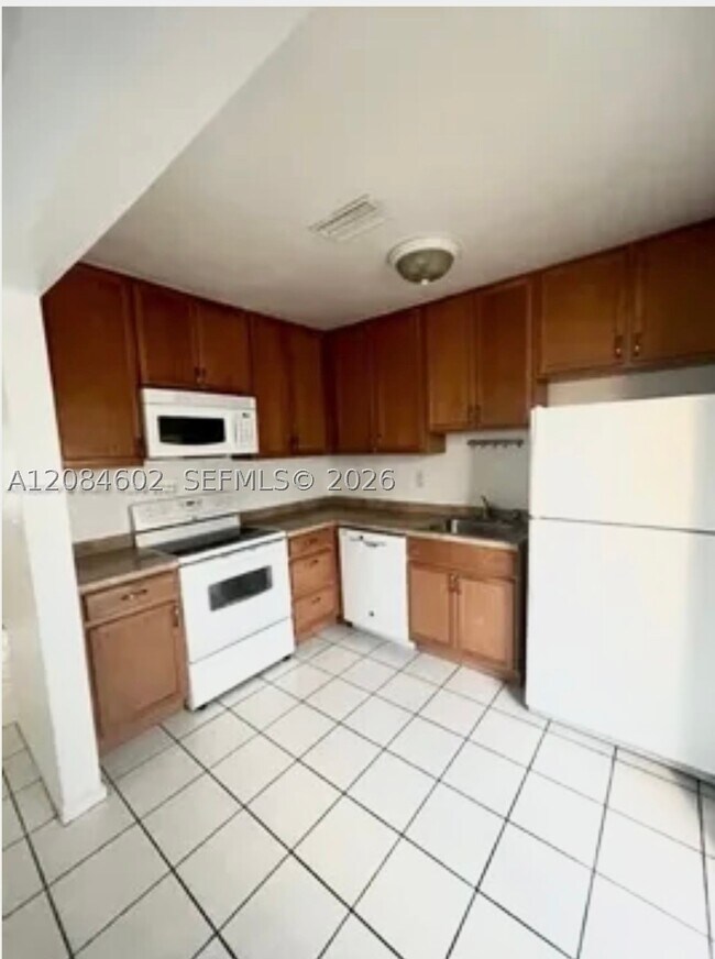 Photo - 5219 SW 43rd Terrace Unit 2