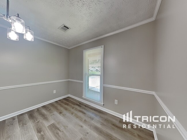 Photo - 166 Hill Ln