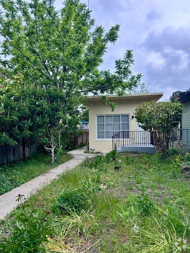 Building Photo - 147 San Bruno Ave Rental