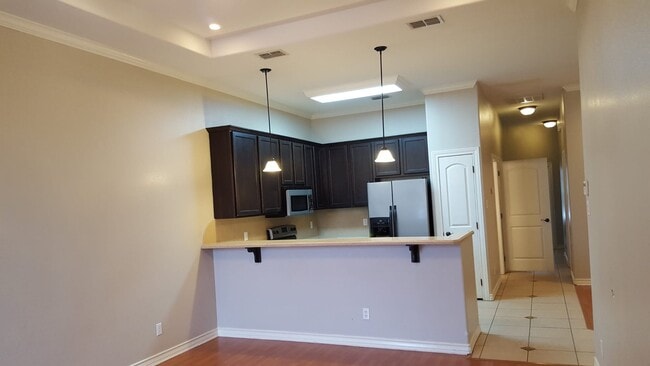 Photo - 722 Wellington Ave