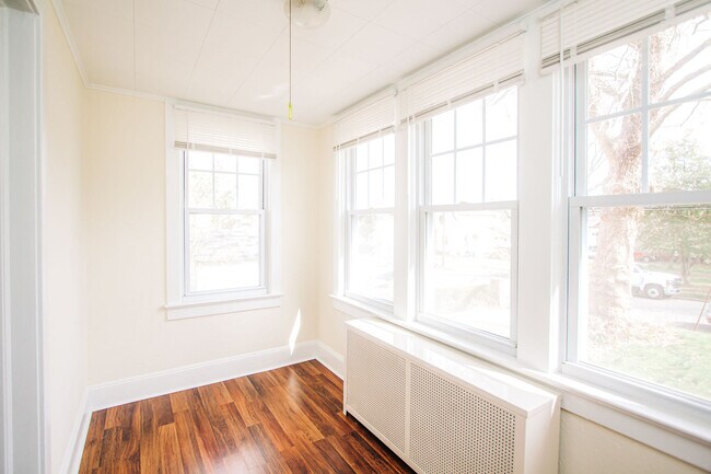 Sun Porch - 615 N Lafayette Ave Unit 2