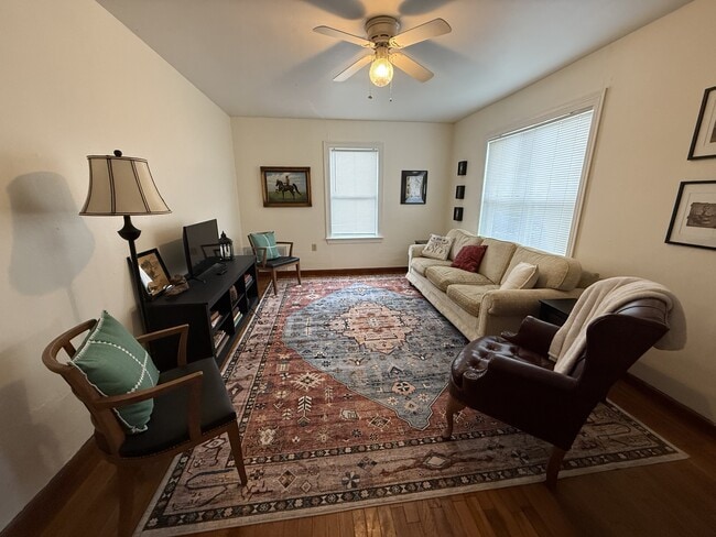 Photo - 2710 S Washington St