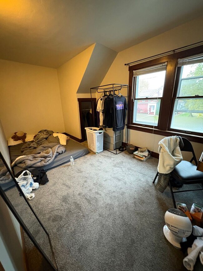 Photo - Centrally located 3 Bedroom, 1 Bathroom Ap... Unidad 1012