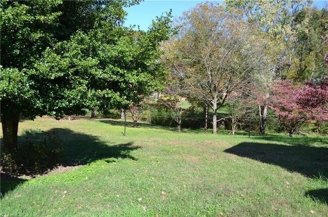 Photo - 601 W Washington St