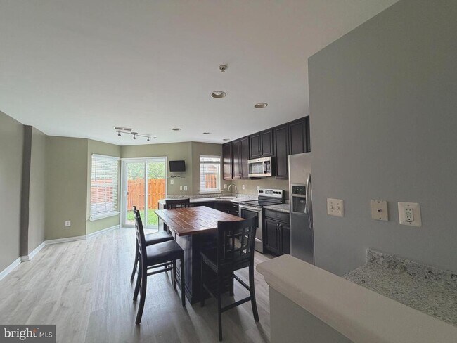 605 Tivoli Rd