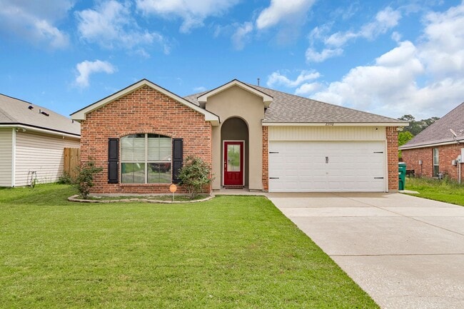 Building Photo - 3 Bedroom House in South Point Subdivision| Fenced Yard