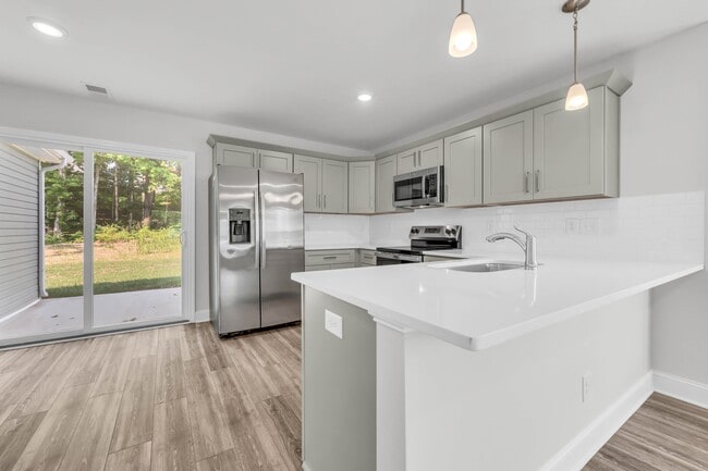 Photo - 215 W Point Dr
