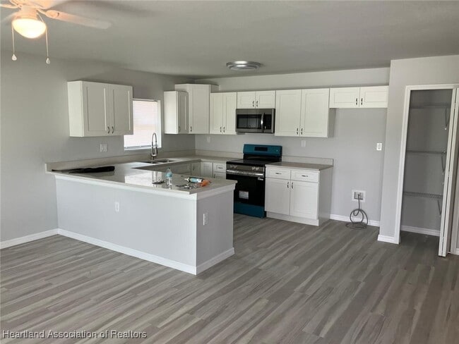 Photo - 418 Poinsettia Ave