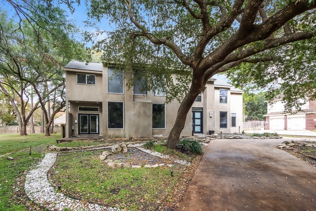 10518 Moorcreek Dr