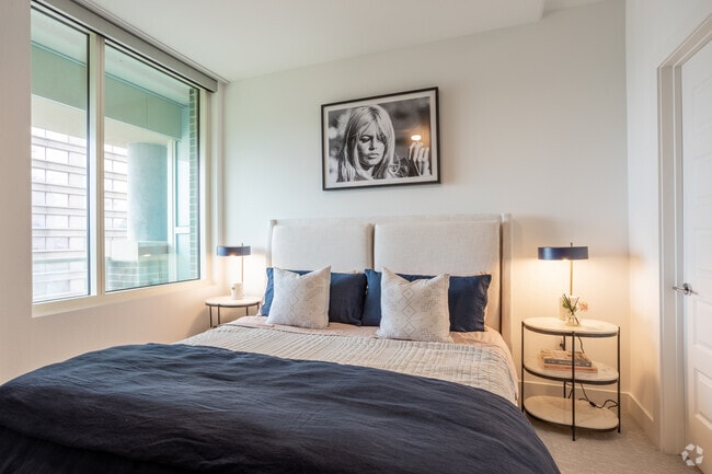 2BR, 2BA - 1174SF