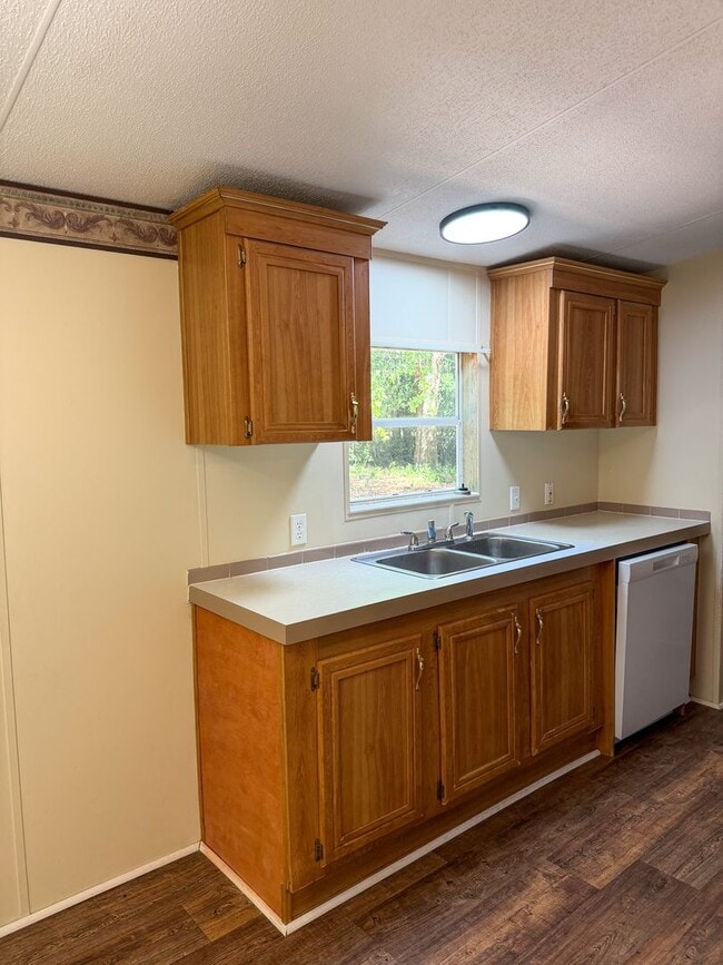 Photo - 6010 Robin Rd