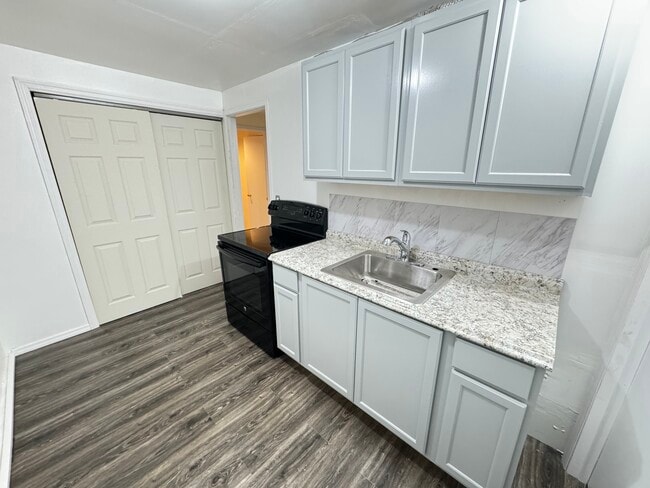 Photo - 183 Arbor Cres