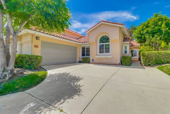 Building Photo - 1098 Torrey Pines Rd Rental