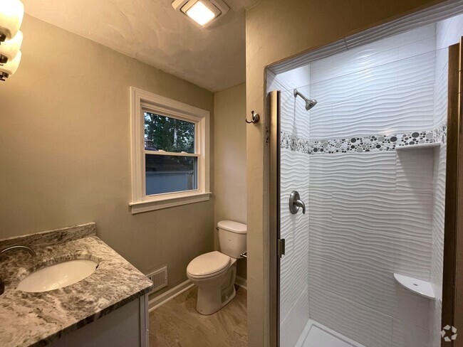 Building Photo - Five Bedroom home in Thoroughgood, Virgini...