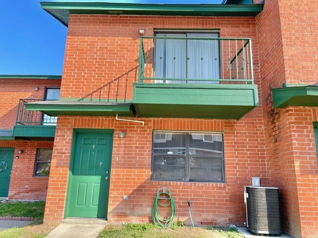 Building Photo - 8915 McPherson Rd Unit 4-A Rental